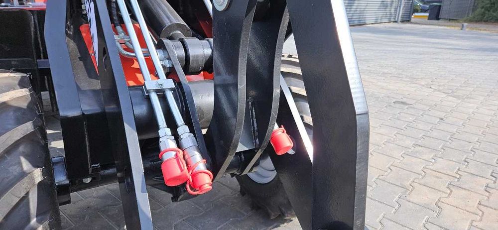 Incarcator frontal Mammut WL10 / ridica 800 kg /  2,5 m / 25 Hp