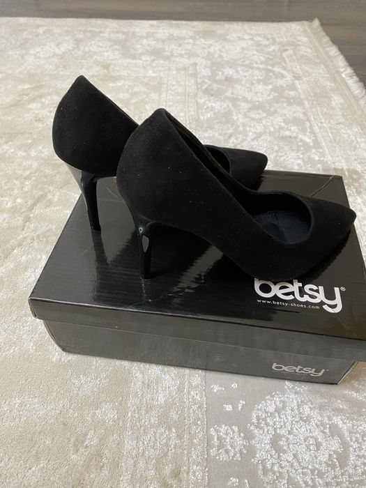 Туфли-лодочки. 35-ый размер