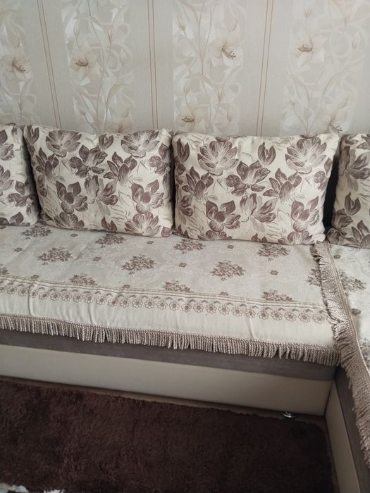 Продам диван угловой
