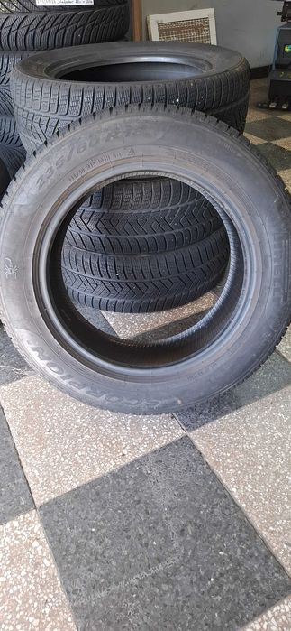 4бр. 235/60/18 Pirelli 6.3mm грайфер, дот 22г. Предлагаме монтаж