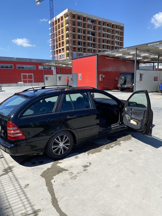 Продавам мерцедес ц220