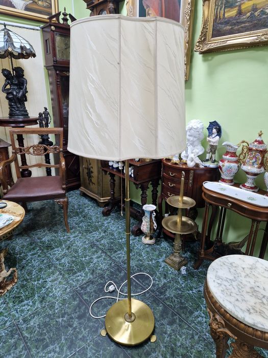 Чудесна антикварна немска подова бронзова лампа