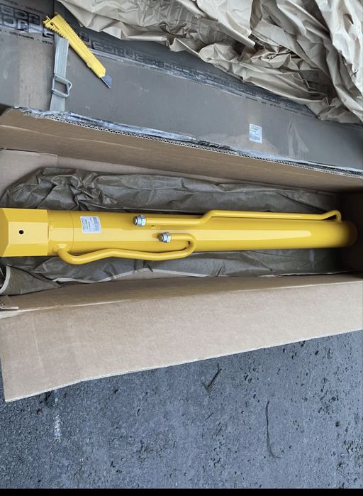 Stoc piese JCB originale – lot mare – oportunitate revânzare