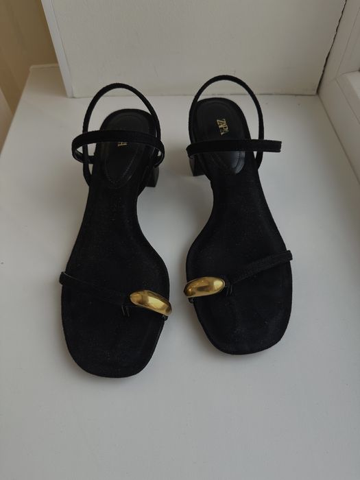 Босоножки женские элегантные