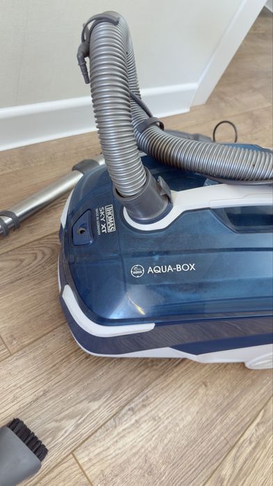 Моющий пылесос THOMAS AQUA-BOX в хорошем и пабочем состоянии