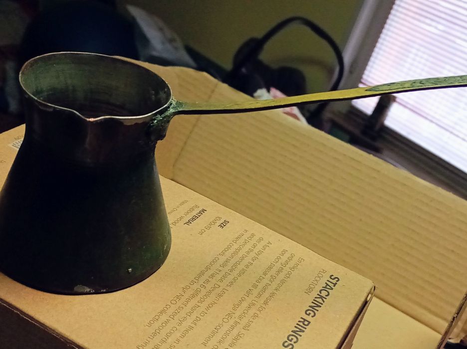 Медни  джезвета, чаши, пепелници, вази, свещници, пана/подноси