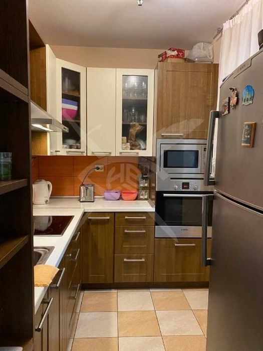 Продава се Тристаен апартамент в Варна, м-т Траката - 121 кв.м за 1984 €/кв.м - Снимка #1