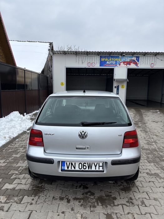 Vand golf 4 1.6 benzina 105 cai