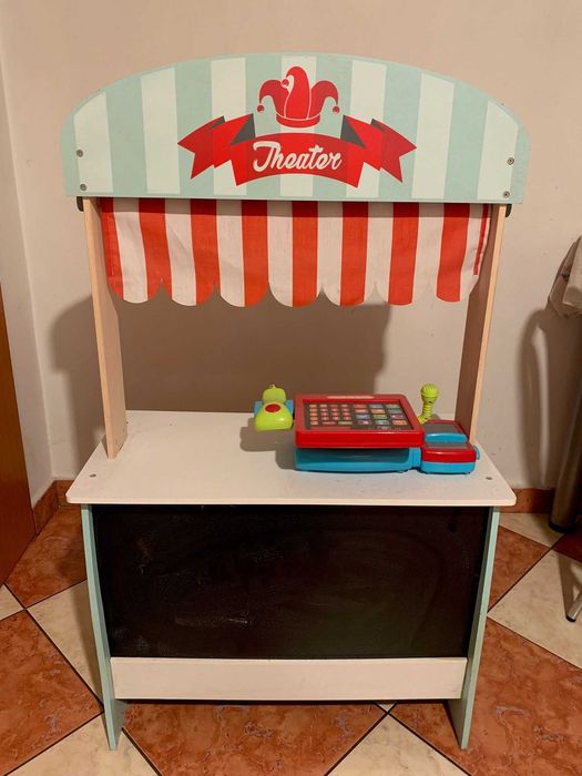 Vand magazin/teatru lemn