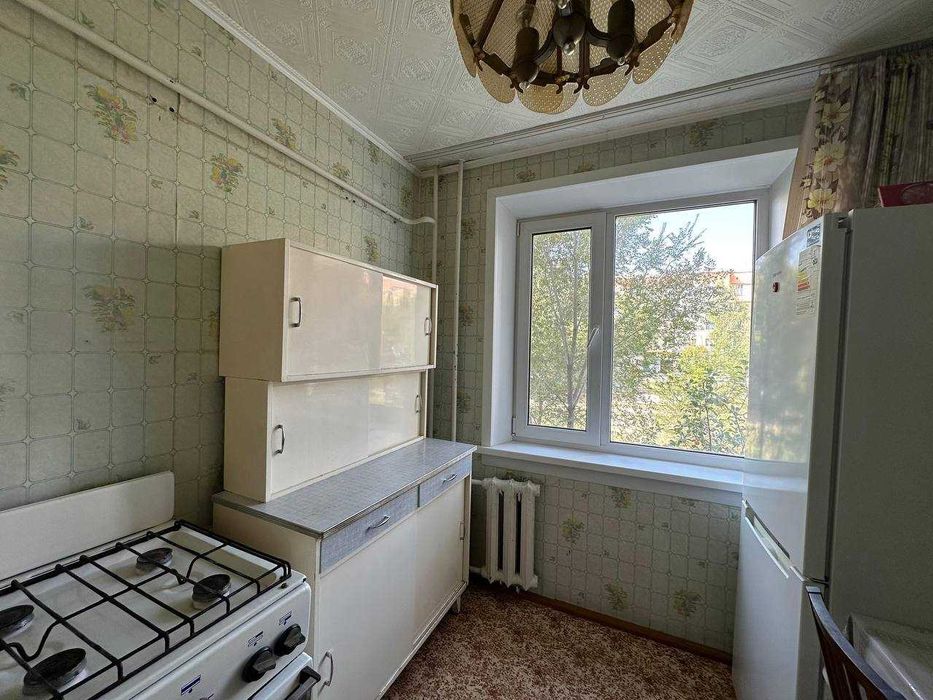 Продам 2-х комнатную квартиру в 8 микрорайоне