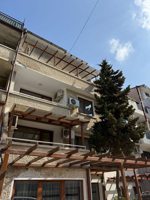 Дава се под наем Къща в Свети Влас - 550 кв.м за 0.51 € - Снимка #1