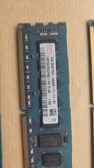 16GB DDR 3 1600 Mhz hynix
Memorie 4GB DDR3 ECC 1600 Mhz PC3-12800R, Re