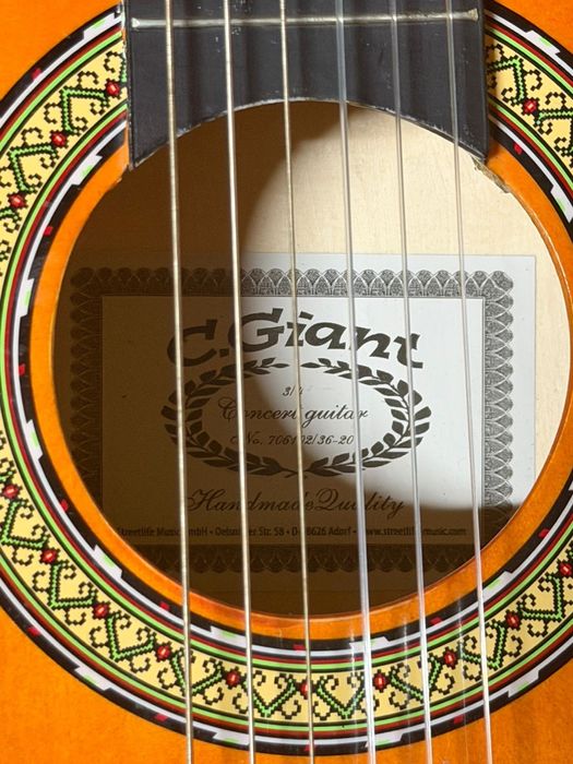 3 modele chitari vintage cu huse!Stare bună!!