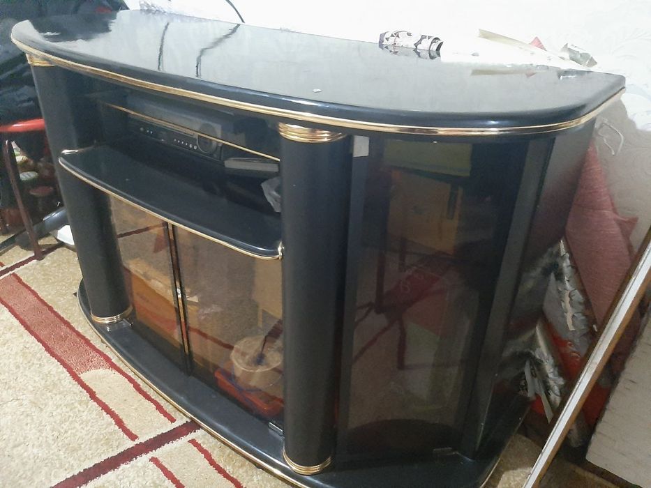 Продаётся тумба большого размера!