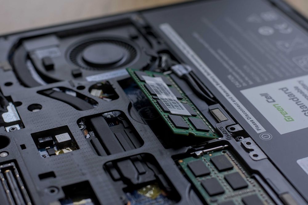 Reparații PC / Laptop, Upgrade & Recuperare Date – Îl facem rachetă
