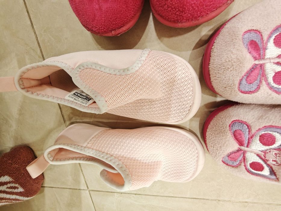 Лот пантофи за детска  градина, размер 26/27 за момиче