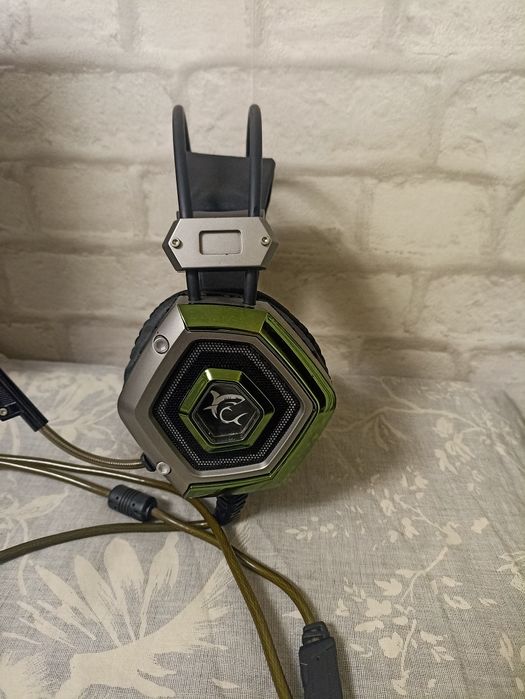 Vând căști gaming