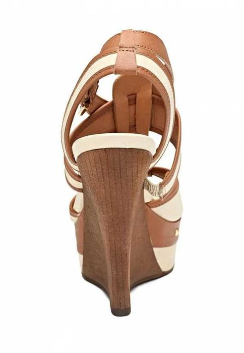 Продам босоножки