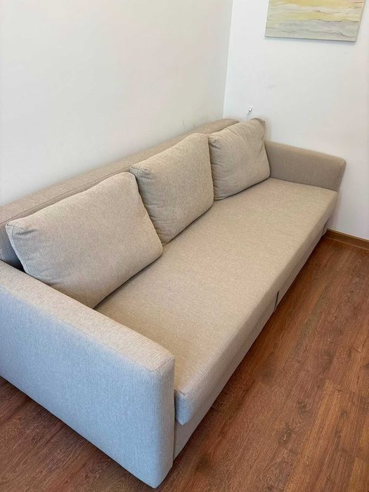 Canapea extensibila cu 3 locuri, model  FRIHETEN Ikea. Ca noua!