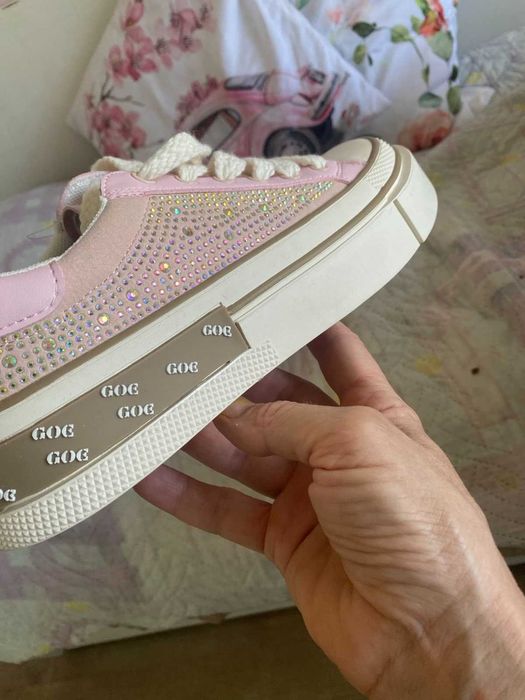 сникърси GOE