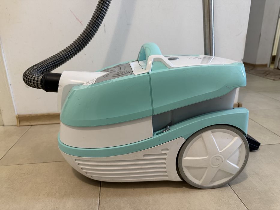 Прахосмукачка BOSCH AquaWash&Clean