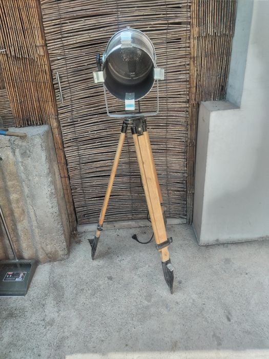 Светильник электрический .