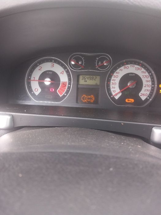 Vind Renault Laguna ,perfecta stare de funcționare cauciucuri de iarna