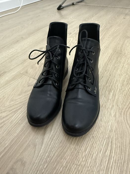 Кожанные ботинки новые