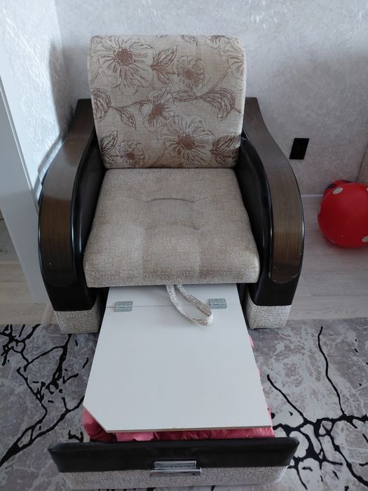 Продам диван с креслом
