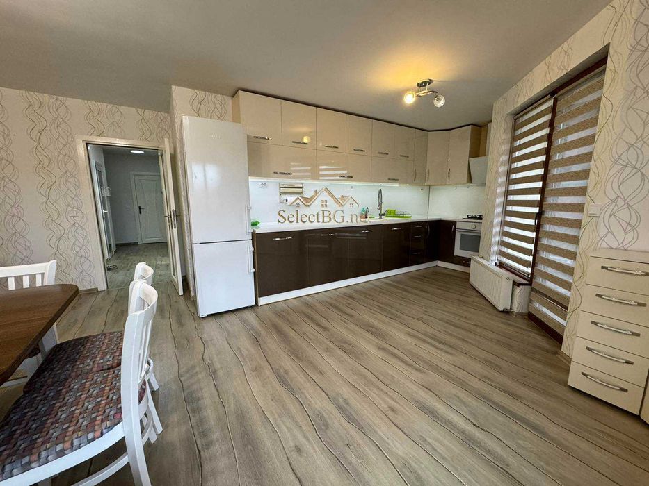 Дава се под наем Тристаен апартамент в Велико Търново, Център - 100 кв.м за 402.9 € - Снимка #2