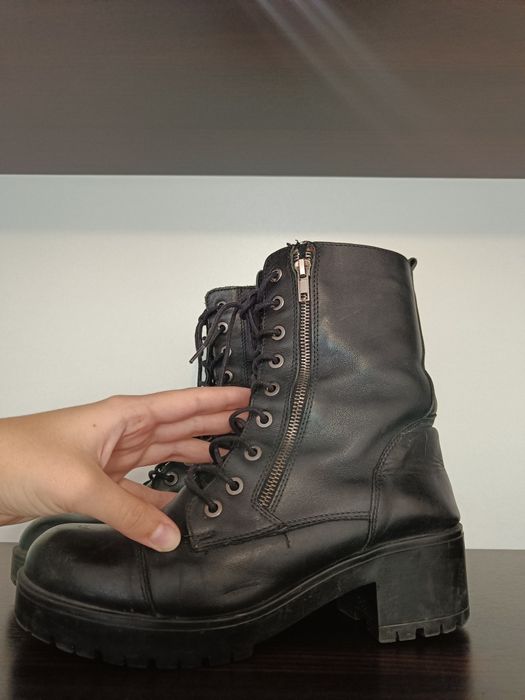 Продам зимнюю обувь