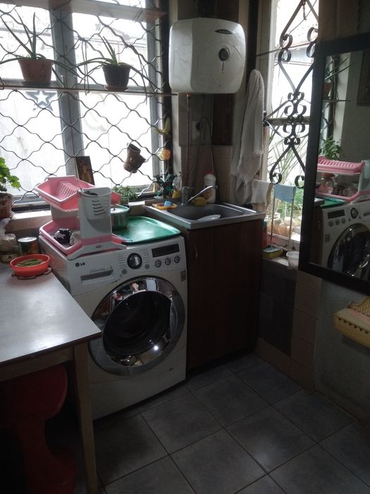 Продается дом в миробод районе