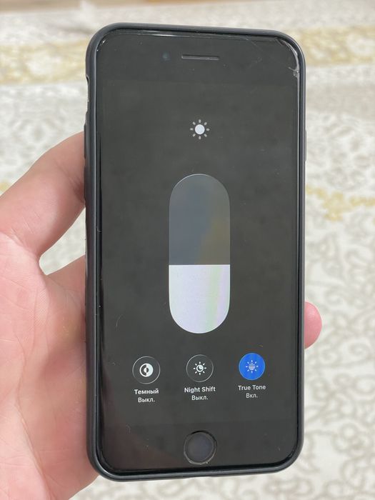 Айфон se цвет чорный 64 gb