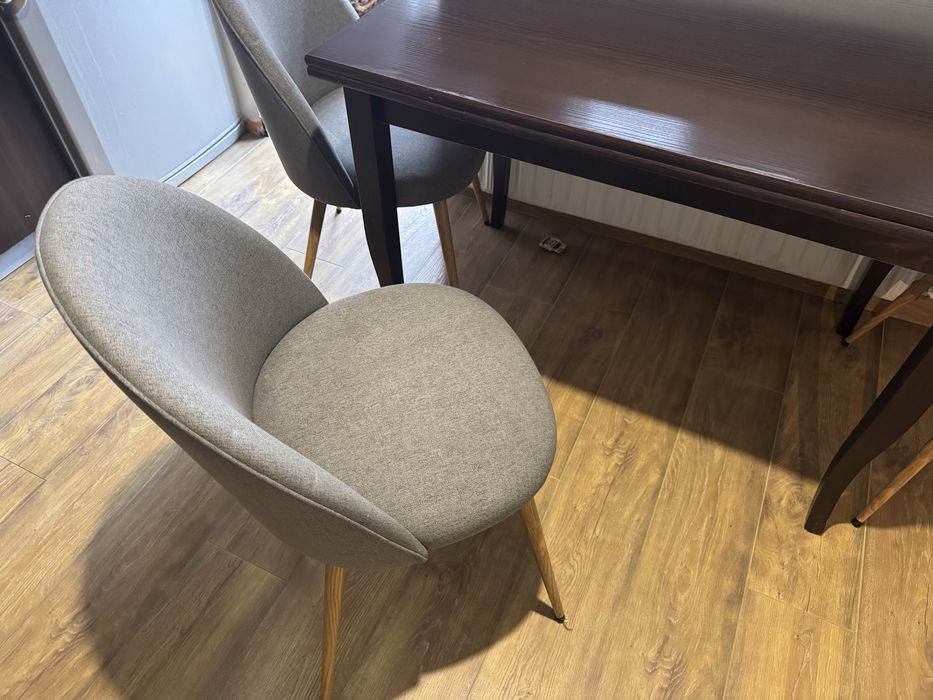 Кухненса маса с три стола