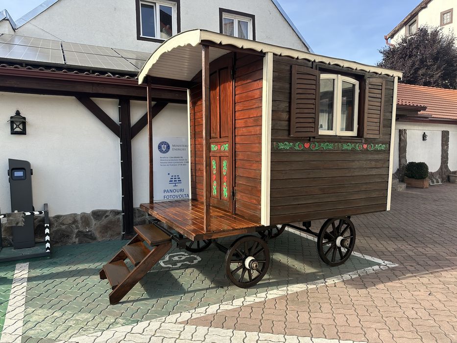 Vand car vienez - food truck - caruta comerciala