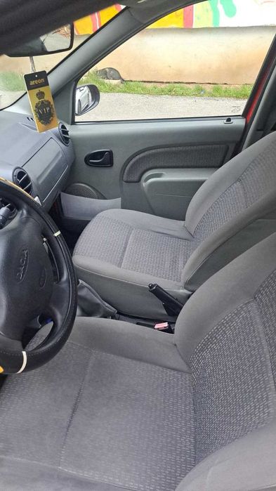 Dacia Logan 1.4 MPI Laureat (2006)