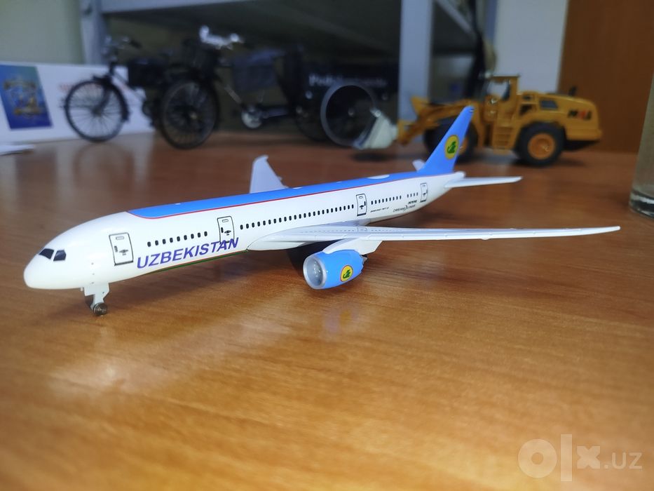 Boeing 787 shassisi bilan birga