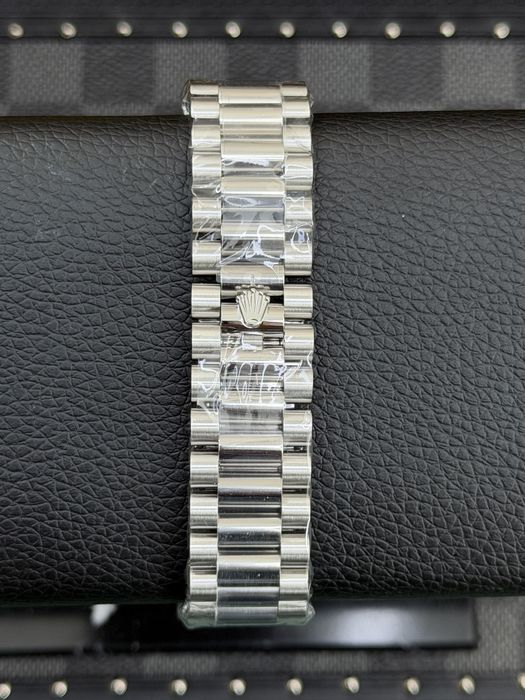 Rolex Day-Date Platinum Baguette 40mm