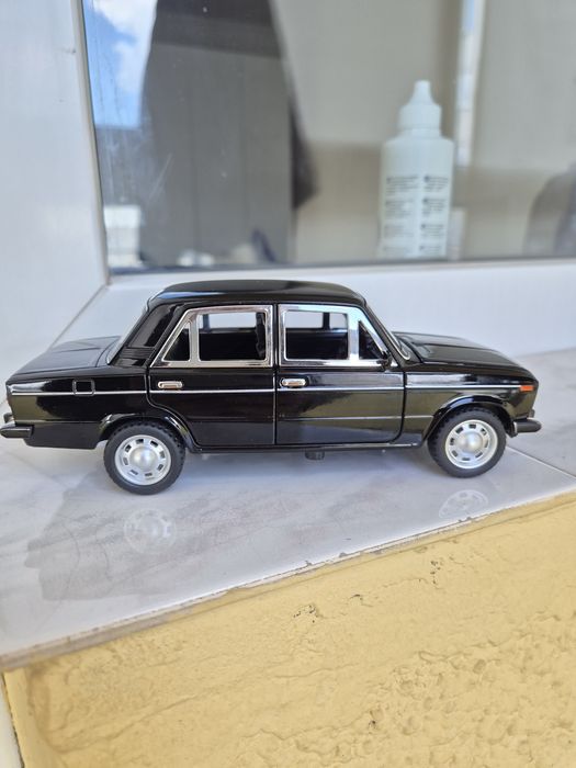 Lada 1500  / Лада 1500 / 1:24 / със звук  и  светлини