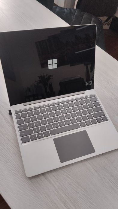Microsoft surface noutbuk