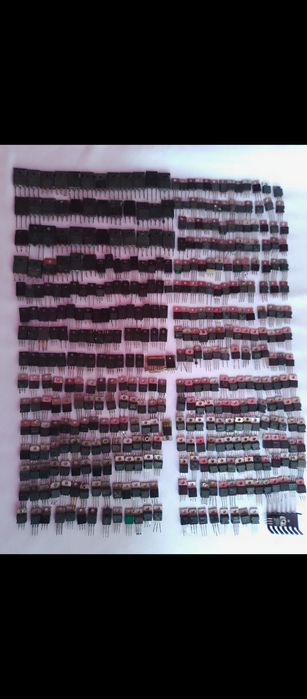 Lot de mii de piese ca Circuite Integrate/ Tranzistori / Condensatori