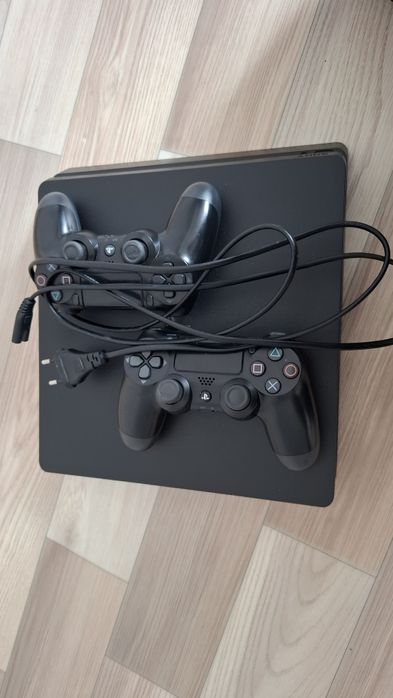 PS4 slim 500gb + 2 джостика