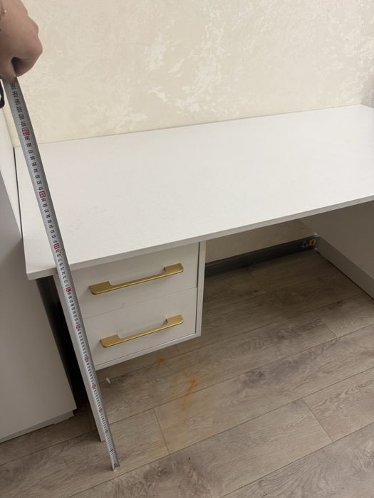 Продам стол срочно