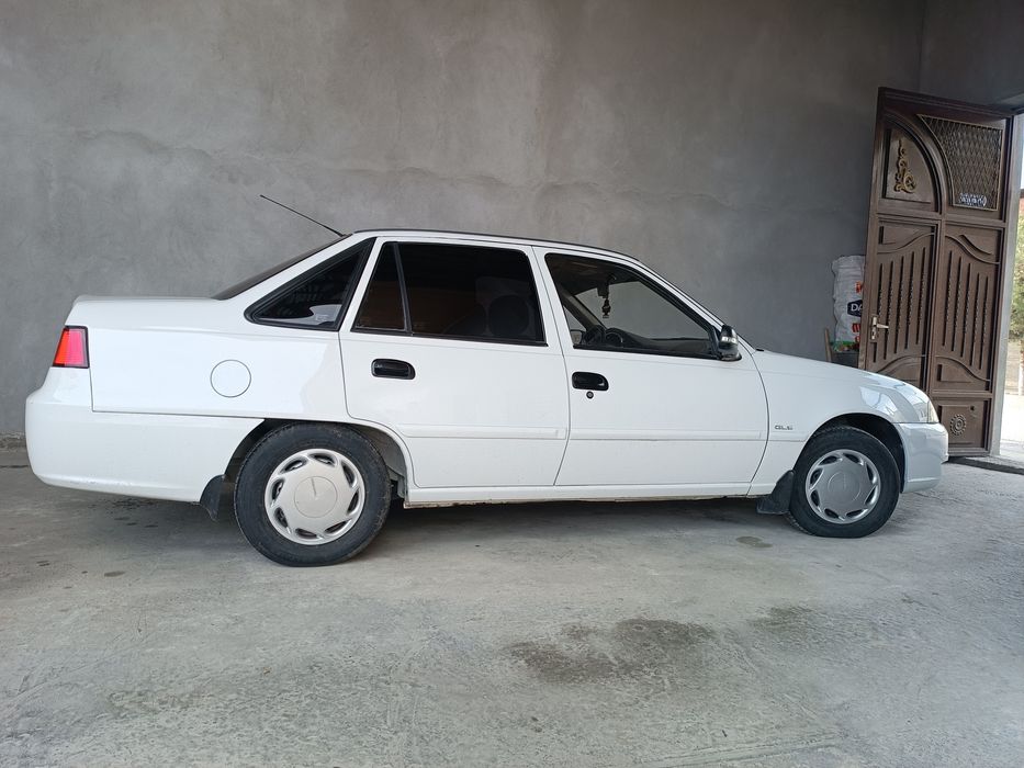 Chevrolet nexia2 sotiladi