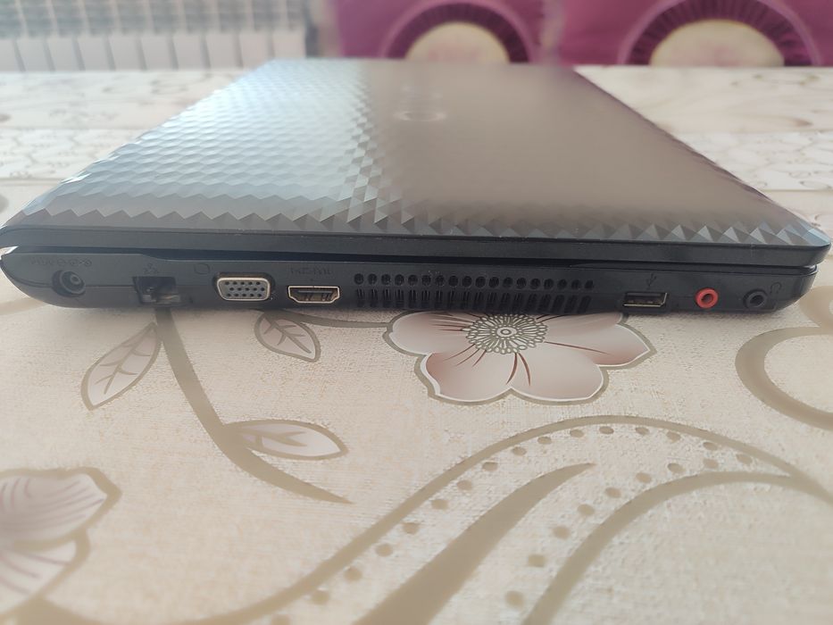 Sony VAIO core i5-2430M noutbuk notebook sotiladi