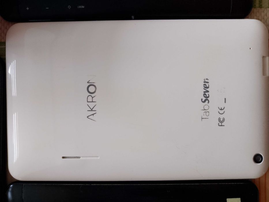 Продавам таблет DIVA QC-703GN