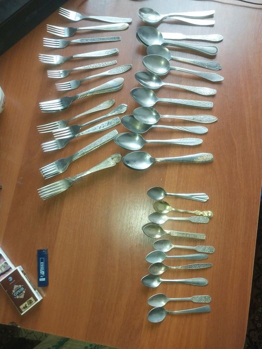Ложки и вилки продам по 100 тенге.