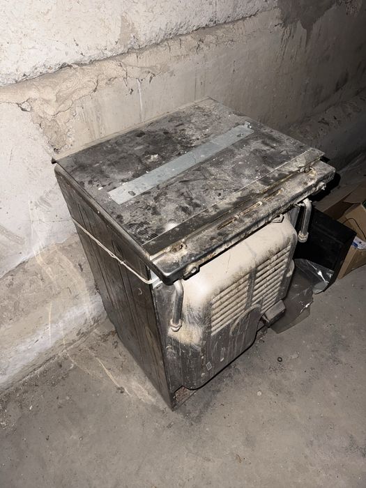 Продам газовую плиту