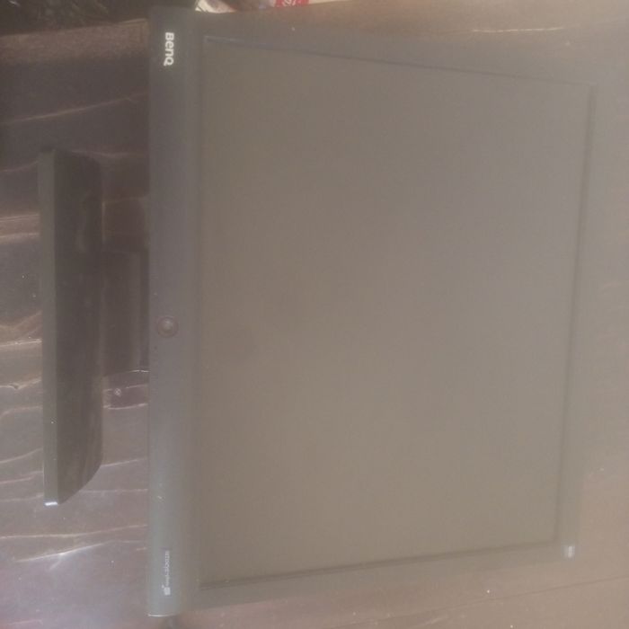 Продаю манитор на пк