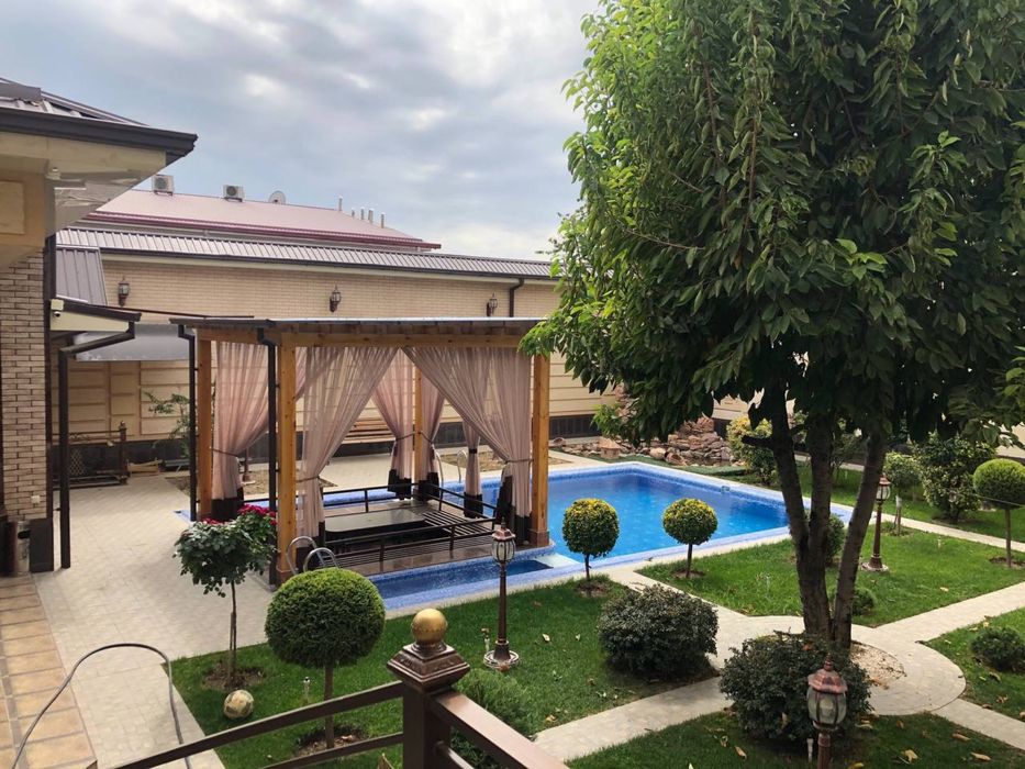 Просторный дом 6 соток Бадамзар, сауна басейн, готовый к проживанию